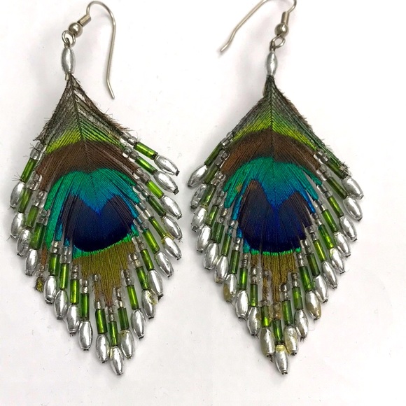 Lot of 7 Earrings , Loops , Dangling and Studs - Picture 2 of 7